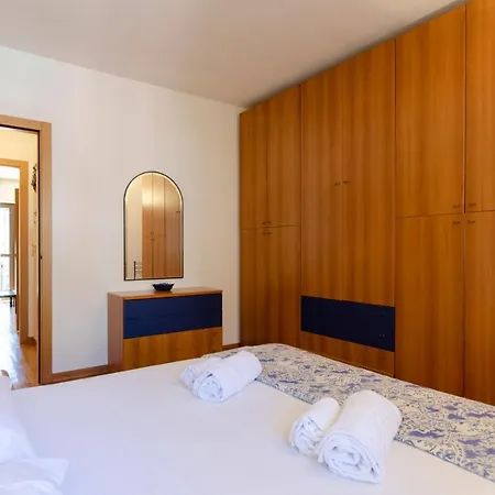 Altido Apt For 4, With Private Rooftop Terrace And View Apartment *