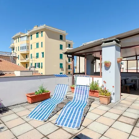 Apartment Altido Apt For 4, With Private Rooftop Terrace And View