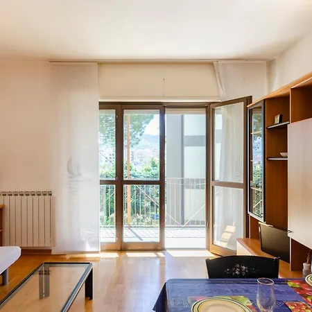 Altido Apt For 4, With Private Rooftop Terrace And View