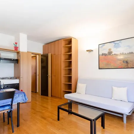Altido Apt For 4, With Private Rooftop Terrace And View Lägenhet